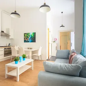 New - Super Super Apartment