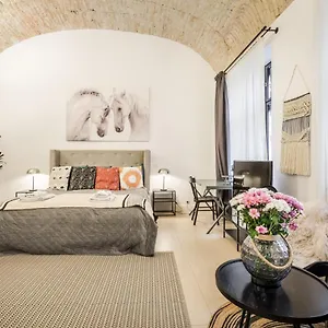 Urban Stable Luxury Apartment